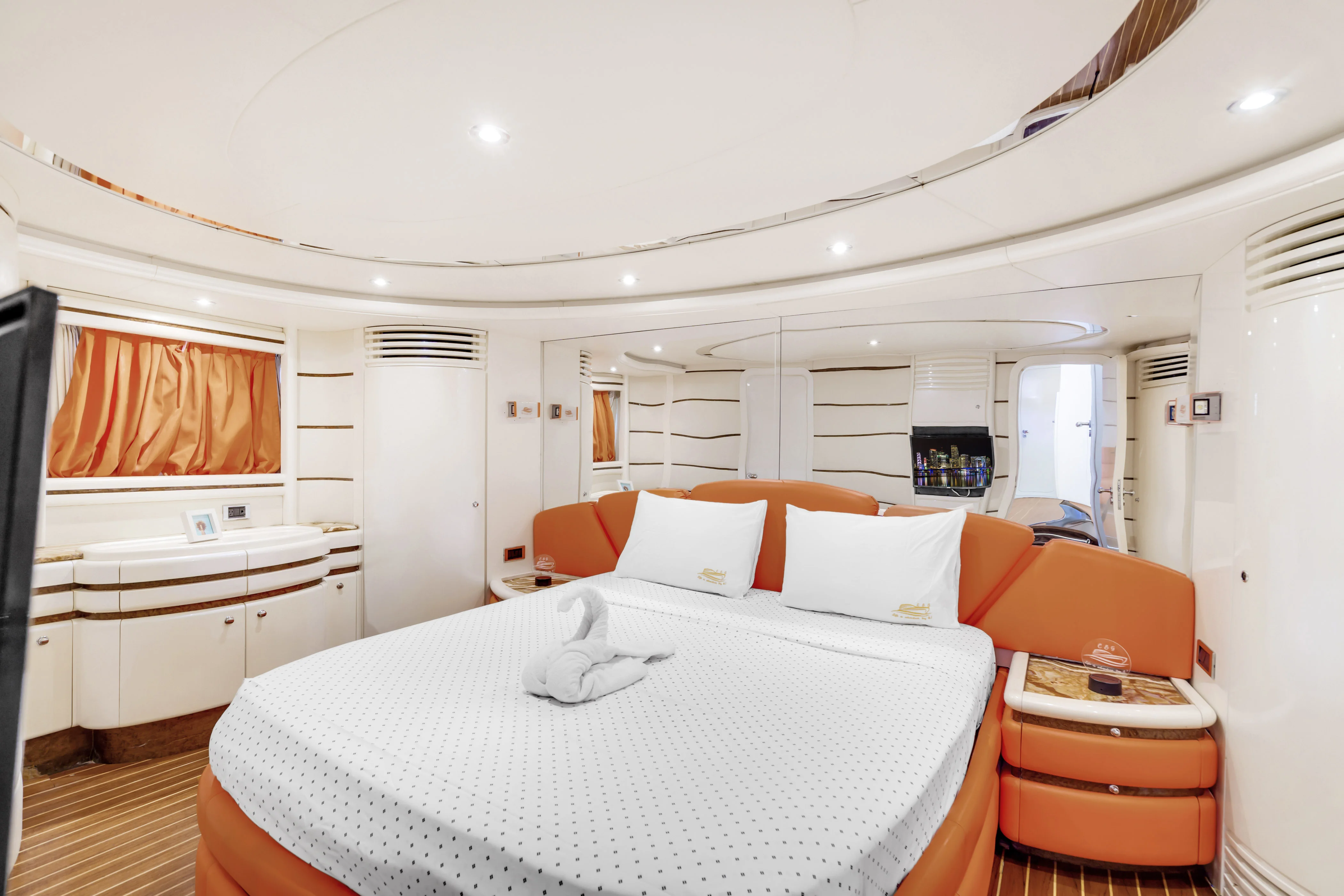 85ft Baia sport interior design